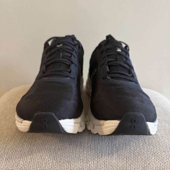 Women’s OnCloud Cloudflow 4 black size 6 - Picture 7 of 9